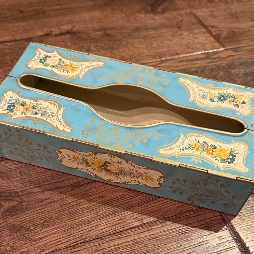 Vintage Blue Floral Decorative Tissue Box Cover